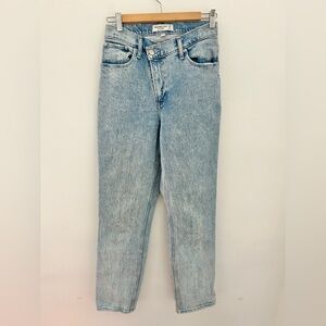 ABERCROMBIE 90s Straight Ultra‎ High Rise Curve Love Size 27 Light Wash